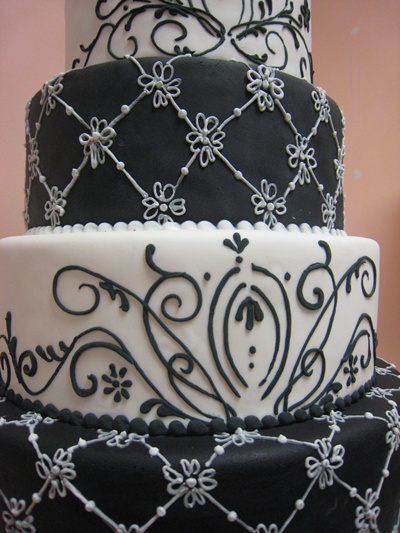  wedding dress ie lace work Black White Black and white cakes are 